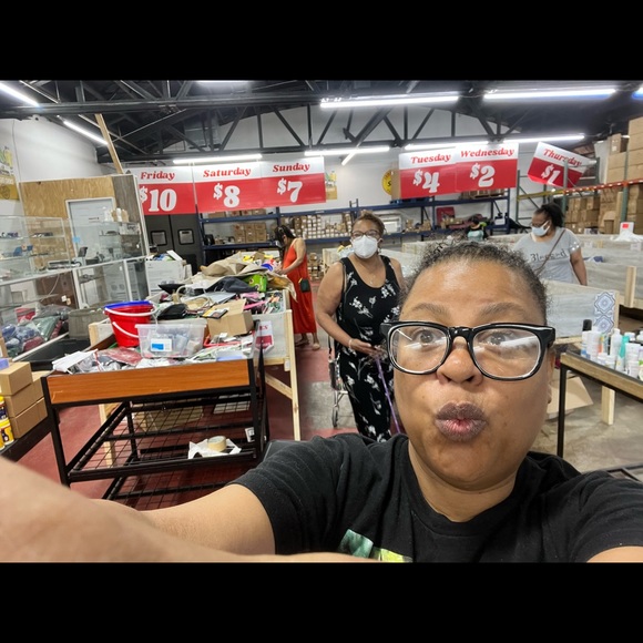 Meet your Posher, Jocilyn from the Black Friday Bin Store in Chicago. - Picture 10 of 16